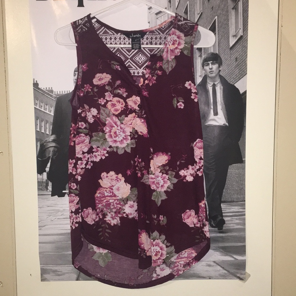 Justify Blouse